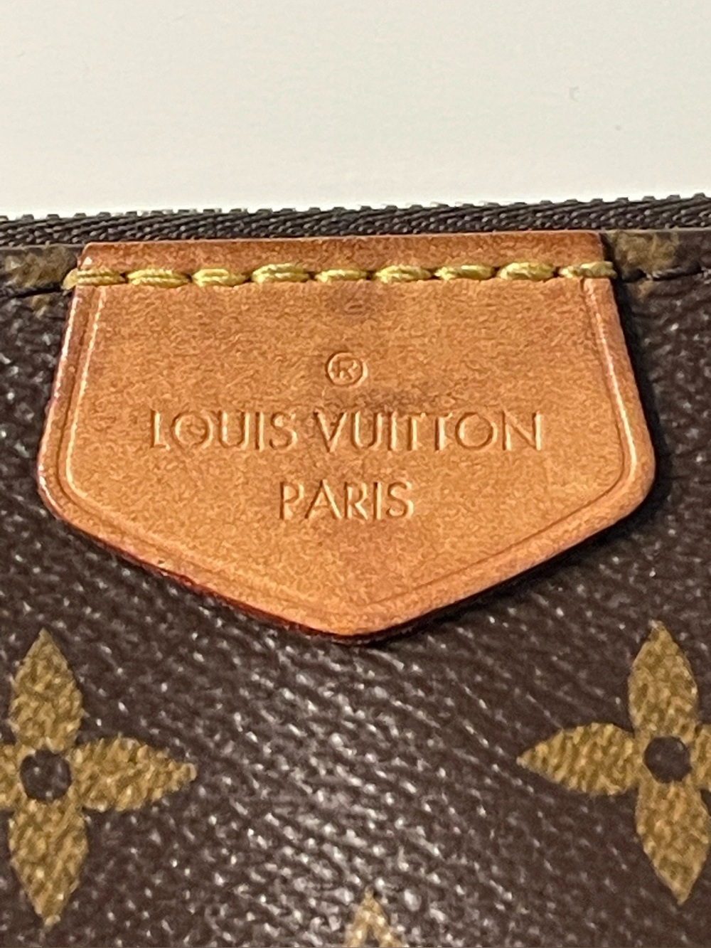 Louis Vuitton Brown Monogram Crossbody Bag with Pink Strap - Picture 4 of 17